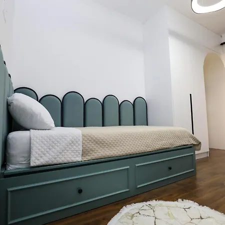 Center - Your Cosy Corner Апартаменты Тирана