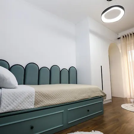 Center - Your Cosy Corner Апартаменты *