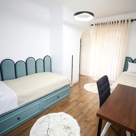 Center - Your Cosy Corner Тирана