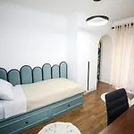 Center - Your Cosy Corner تيرانا