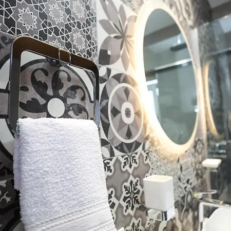 アパート Center - Your Cosy Corner ティラナ